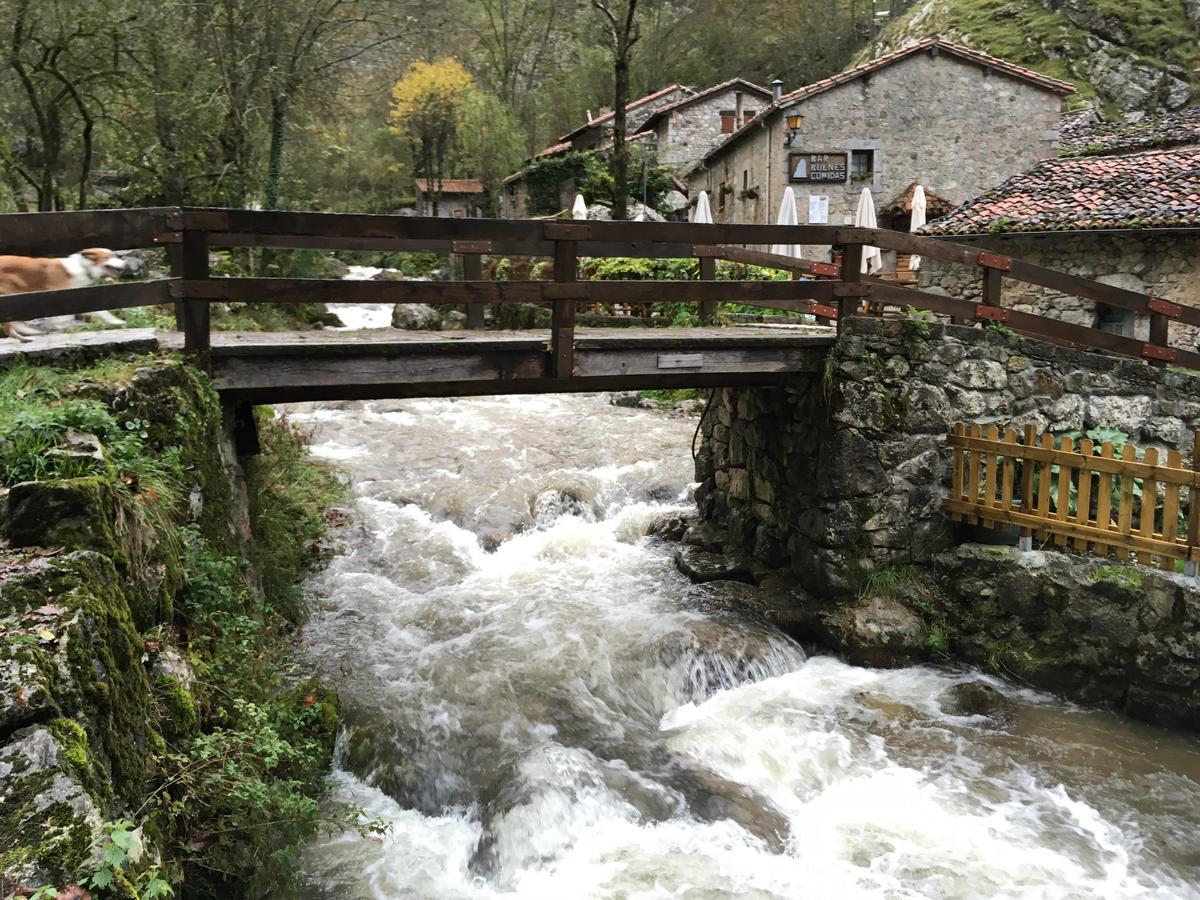 Albergue Villa De Bulnes Exterior photo